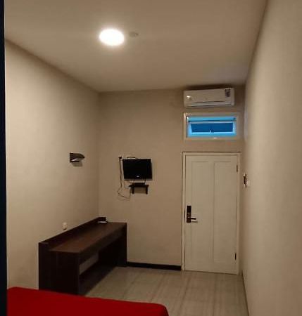 Bromo Family Guest House Kepanjen Bagian luar foto