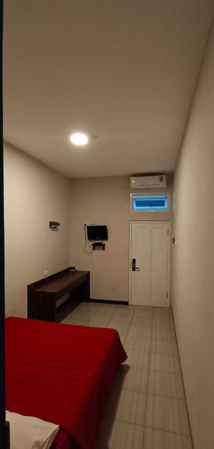 Bromo Family Guest House Kepanjen Bagian luar foto